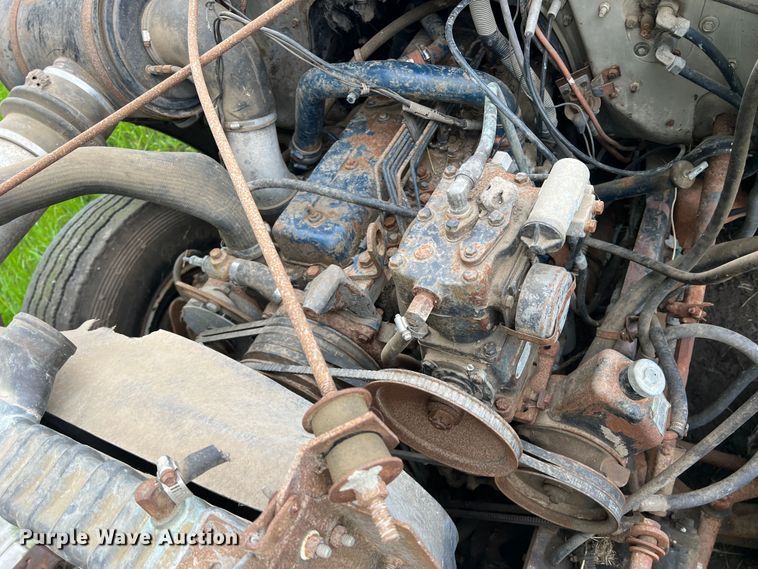 image for item DK7918 1980 International F1954 cotton module transport truck