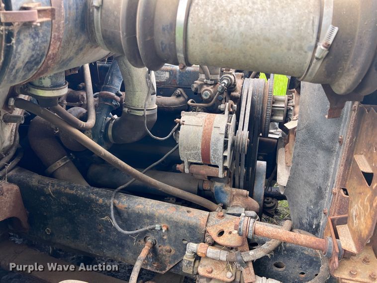 image for item DK7918 1980 International F1954 cotton module transport truck