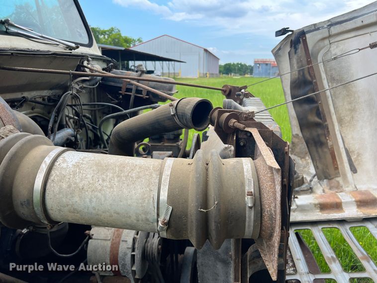 image for item DK7918 1980 International F1954 cotton module transport truck