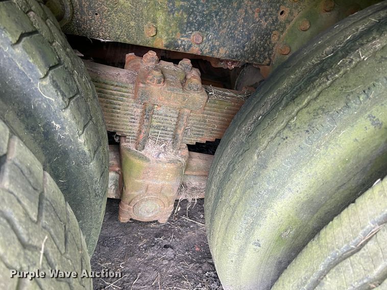 image for item DK7918 1980 International F1954 cotton module transport truck