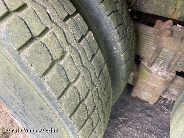 image for item DK7918 1980 International F1954 cotton module transport truck