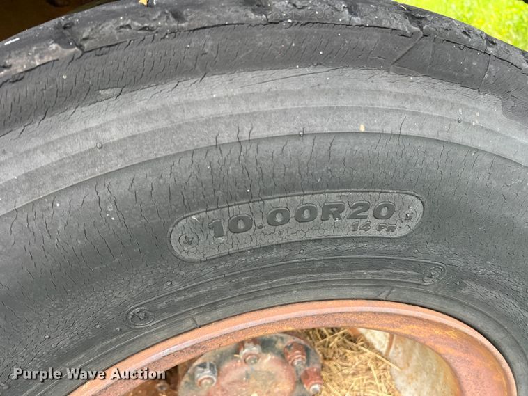 image for item DK7918 1980 International F1954 cotton module transport truck