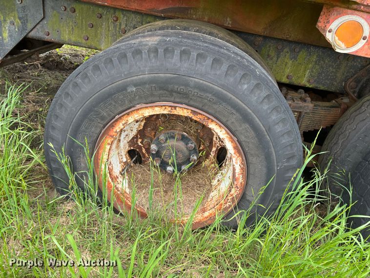 image for item DK7918 1980 International F1954 cotton module transport truck