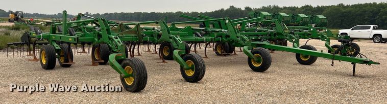 image for item DK7921 2014 John Deere 2410  chisel plow