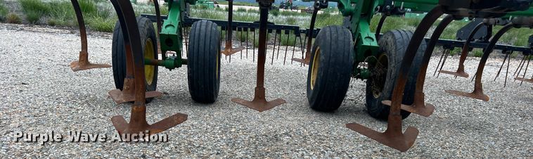 image for item DK7921 2014 John Deere 2410  chisel plow