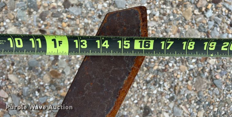 image for item DK7921 2014 John Deere 2410  chisel plow