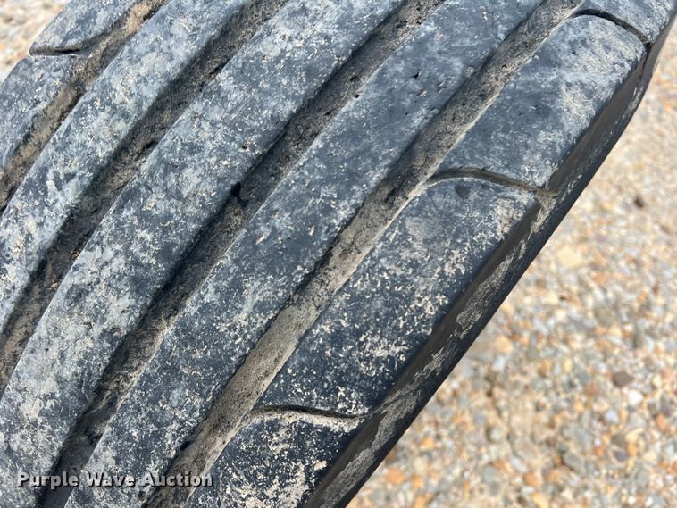 image for item DK7921 2014 John Deere 2410  chisel plow