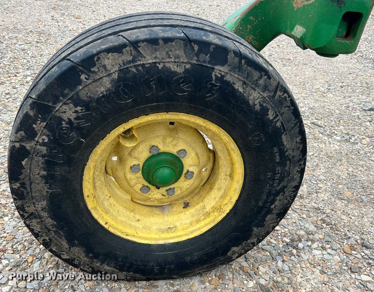 image for item DK7921 2014 John Deere 2410  chisel plow