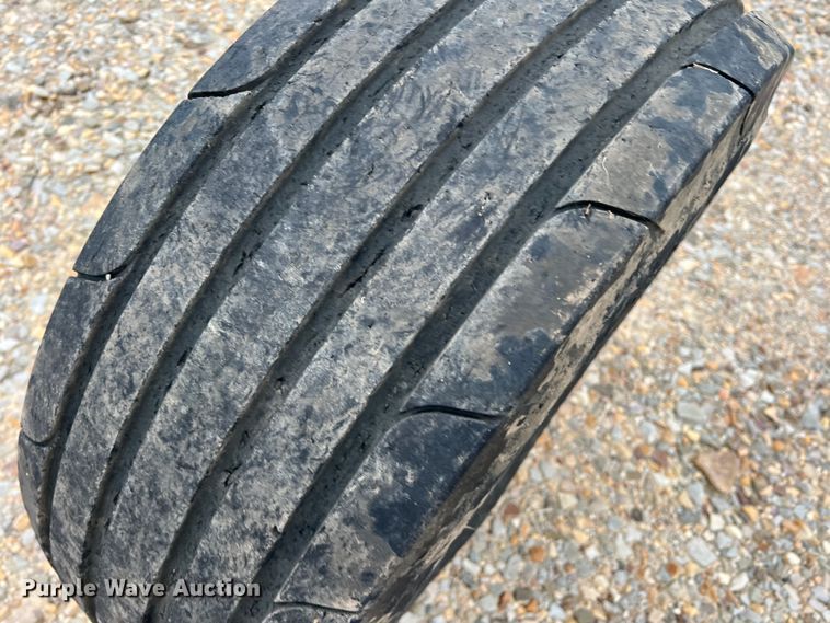 image for item DK7921 2014 John Deere 2410  chisel plow