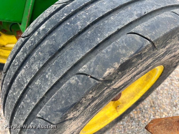 image for item DK7921 2014 John Deere 2410  chisel plow