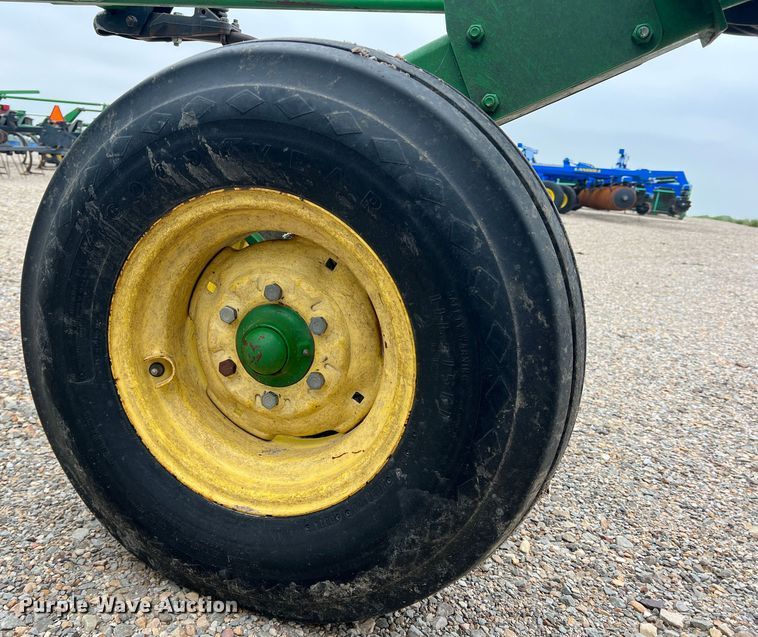 image for item DK7921 2014 John Deere 2410  chisel plow