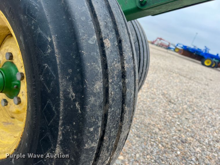 image for item DK7921 2014 John Deere 2410  chisel plow