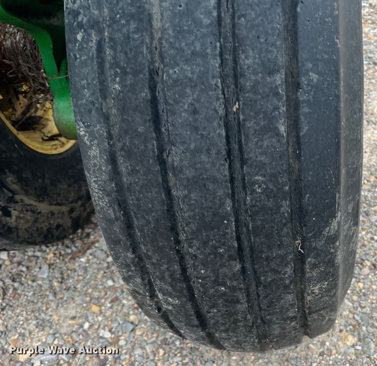 image for item DK7921 2014 John Deere 2410  chisel plow