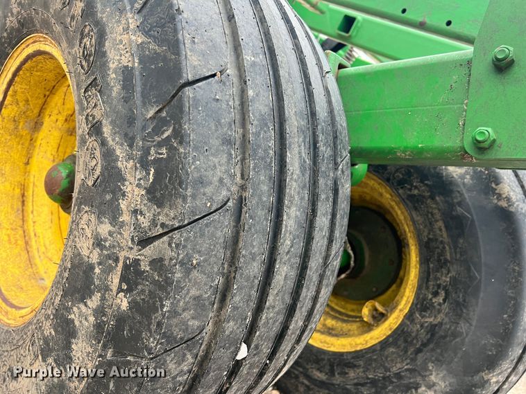 image for item DK7921 2014 John Deere 2410  chisel plow