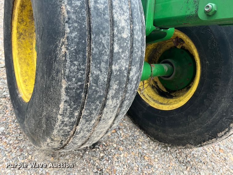 image for item DK7921 2014 John Deere 2410  chisel plow