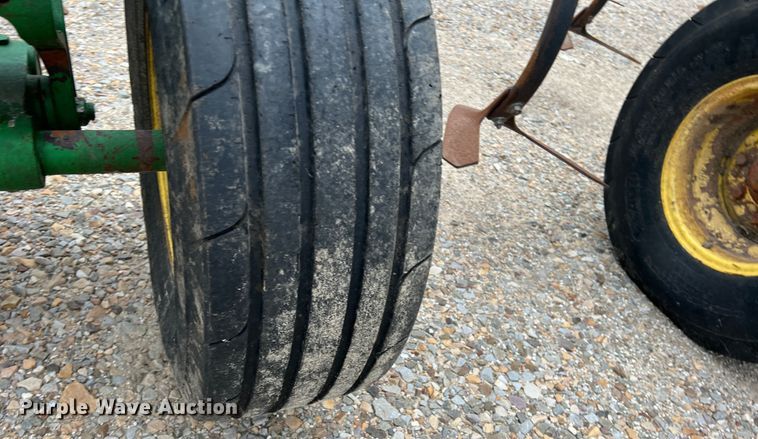 image for item DK7921 2014 John Deere 2410  chisel plow