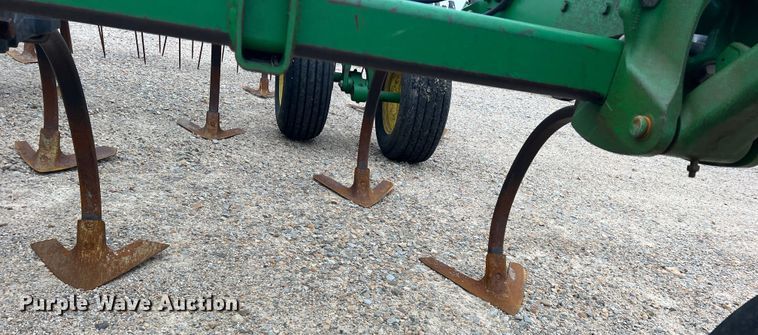 image for item DK7922 John Deere 2410  chisel plow