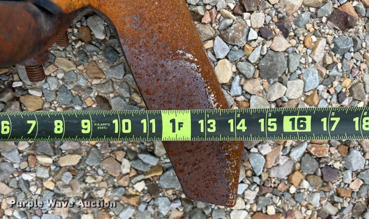 image for item DK7922 John Deere 2410  chisel plow