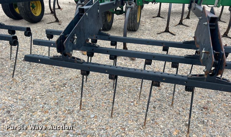 image for item DK7922 John Deere 2410  chisel plow