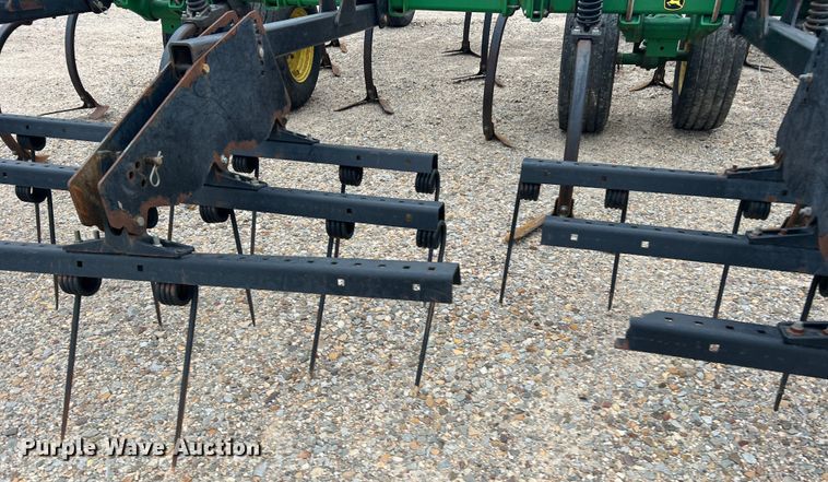 image for item DK7922 John Deere 2410  chisel plow