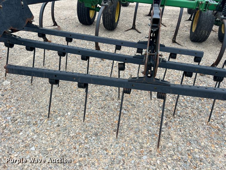 image for item DK7922 John Deere 2410  chisel plow