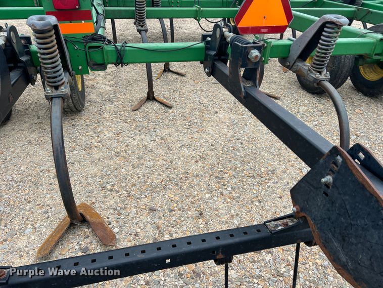 image for item DK7922 John Deere 2410  chisel plow