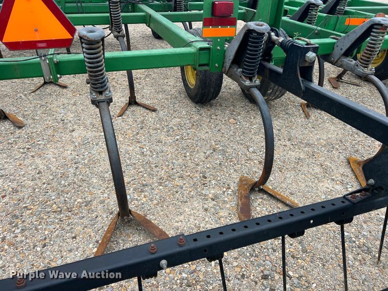 image for item DK7922 John Deere 2410  chisel plow