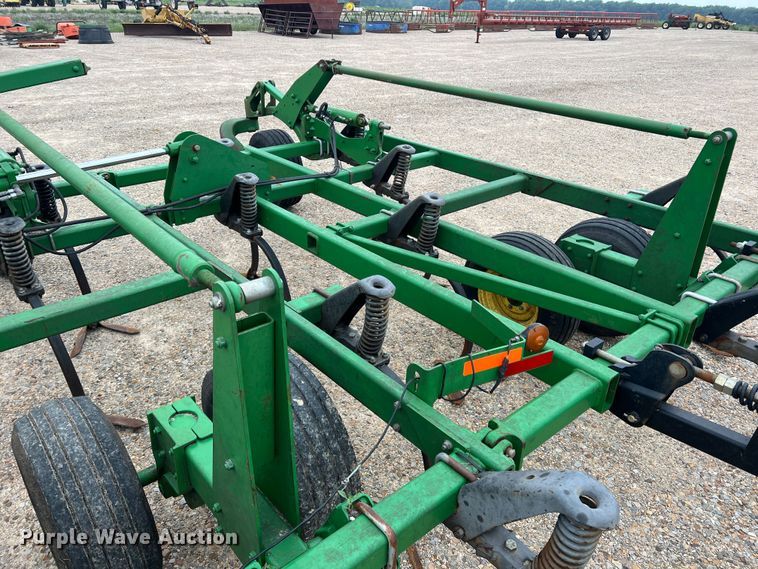 image for item DK7922 John Deere 2410  chisel plow