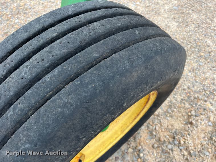 image for item DK7922 John Deere 2410  chisel plow