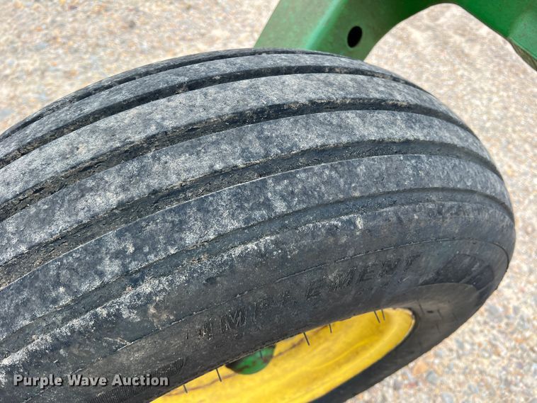 image for item DK7922 John Deere 2410  chisel plow