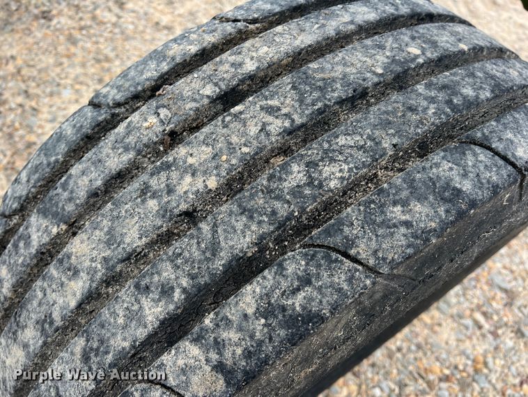 image for item DK7922 John Deere 2410  chisel plow