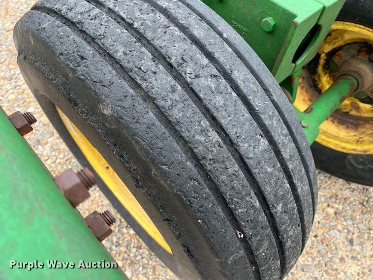 image for item DK7922 John Deere 2410  chisel plow