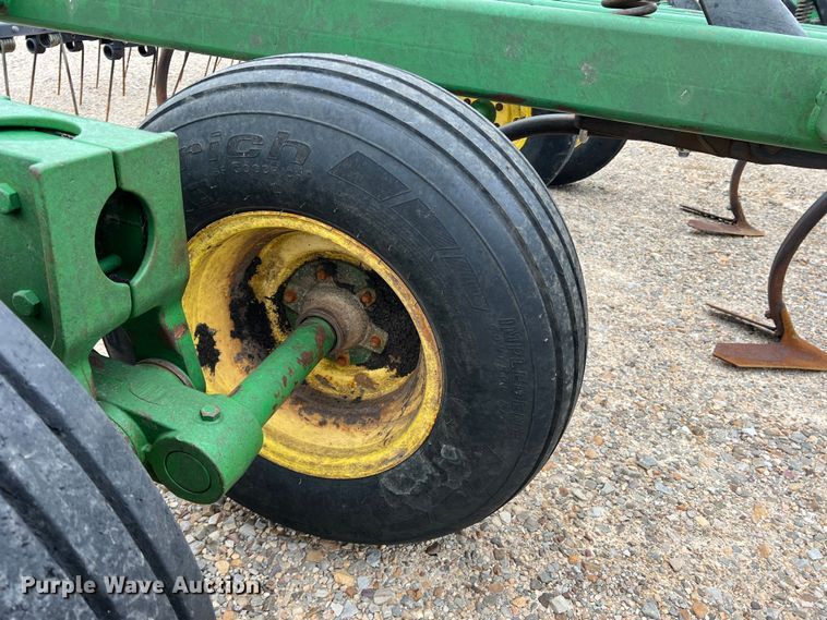 image for item DK7922 John Deere 2410  chisel plow