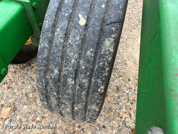 image for item DK7922 John Deere 2410  chisel plow