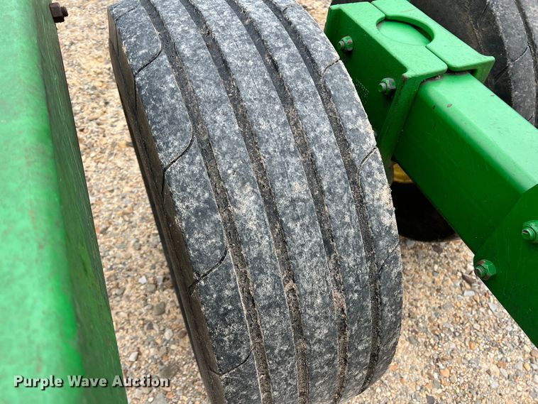 image for item DK7922 John Deere 2410  chisel plow