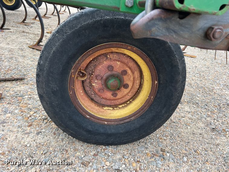 image for item DK7922 John Deere 2410  chisel plow