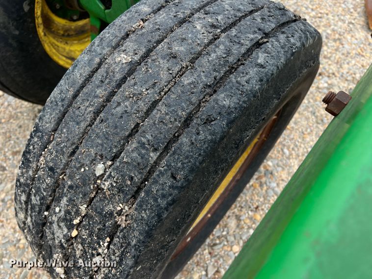 image for item DK7922 John Deere 2410  chisel plow