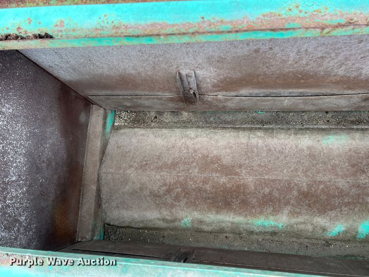 image for item DK7924 (3) calf feeders