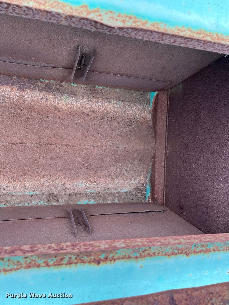 image for item DK7924 (3) calf feeders