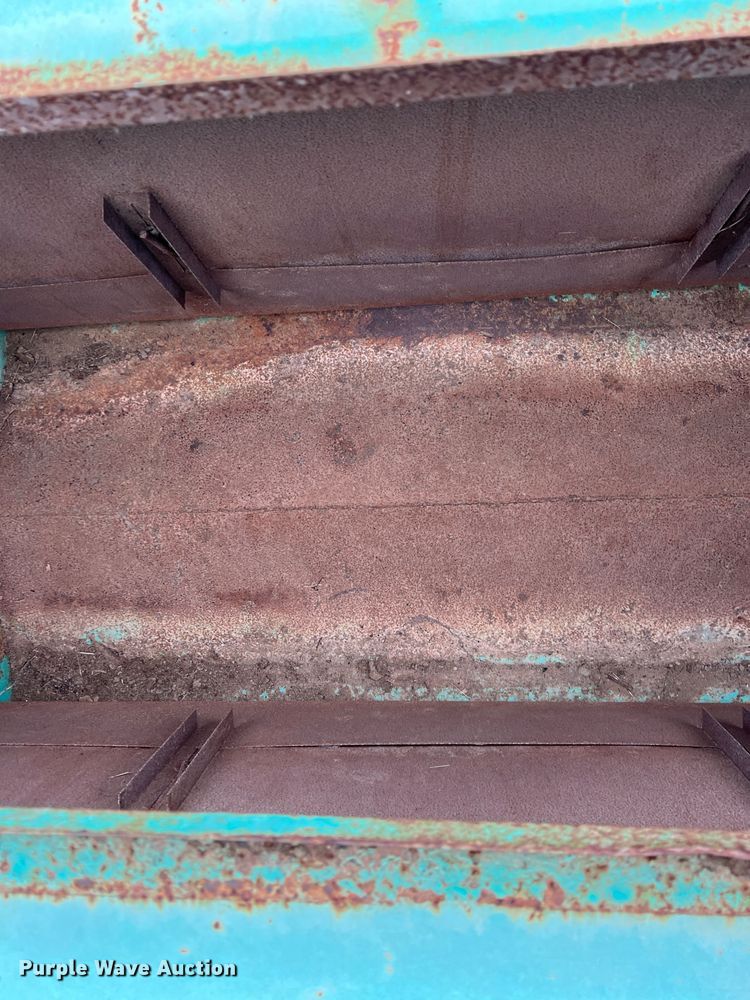 image for item DK7924 (3) calf feeders