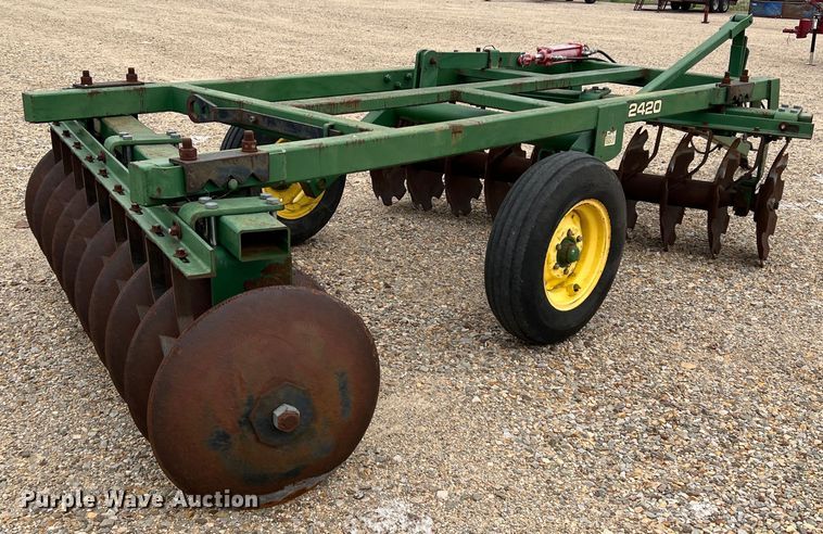 image for item DK7926 John Deere 2420  off-set disk