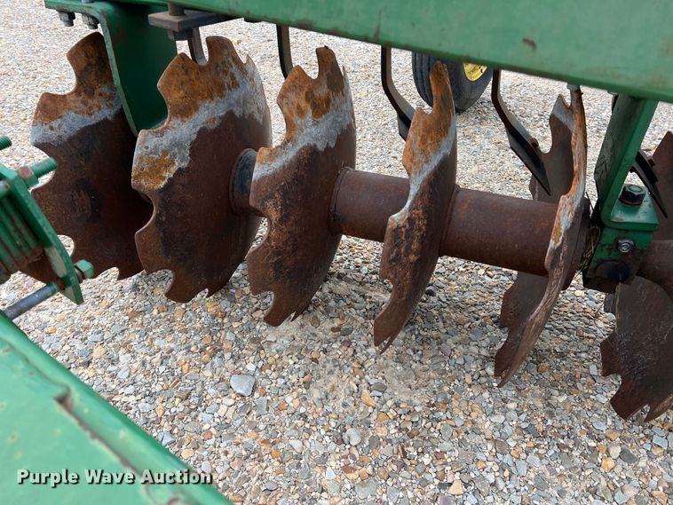 image for item DK7926 John Deere 2420  off-set disk