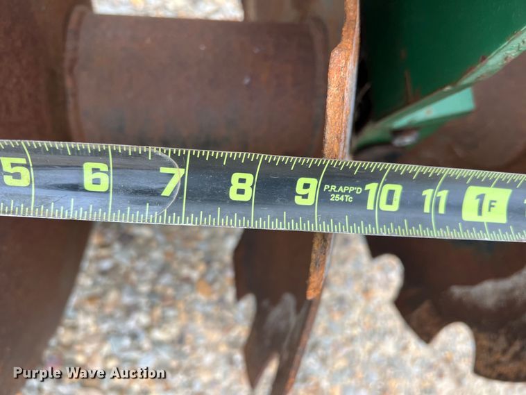 image for item DK7926 John Deere 2420  off-set disk