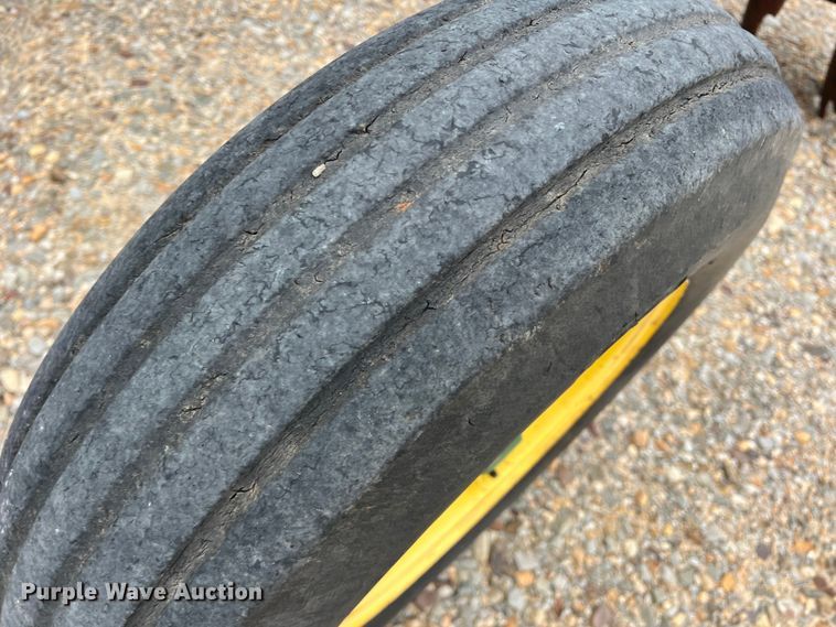 image for item DK7926 John Deere 2420  off-set disk