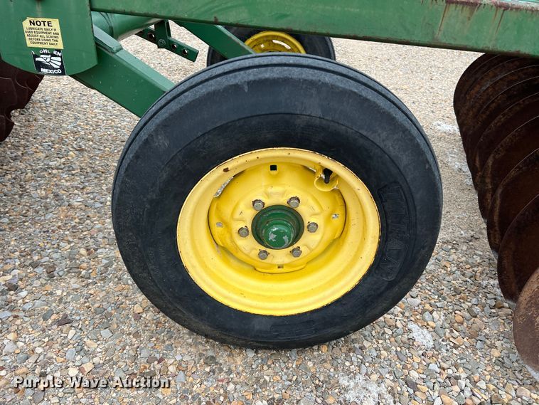 image for item DK7926 John Deere 2420  off-set disk