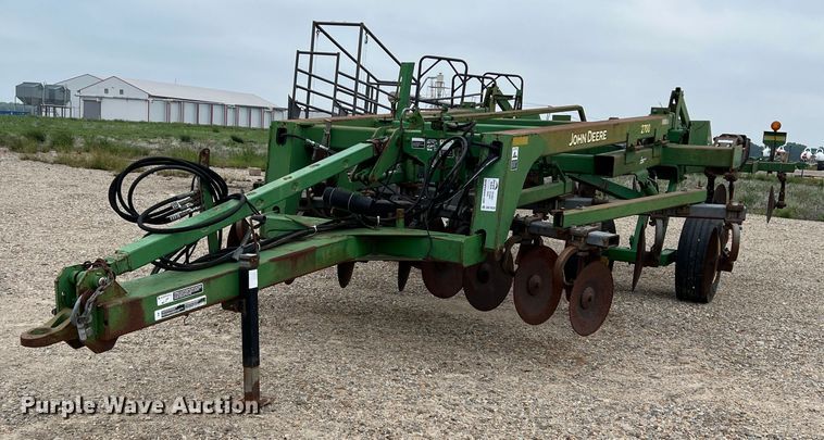 image for item DK7928 John Deere 2700  disk ripper