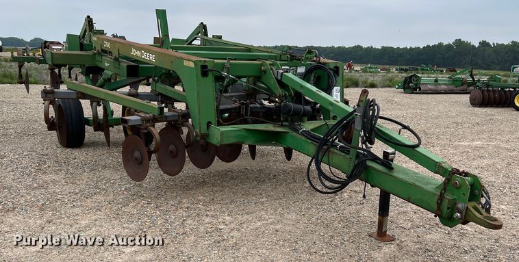 image for item DK7928 John Deere 2700  disk ripper