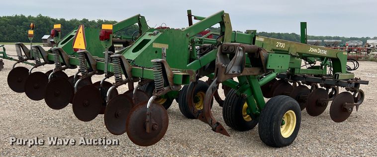 image for item DK7928 John Deere 2700  disk ripper