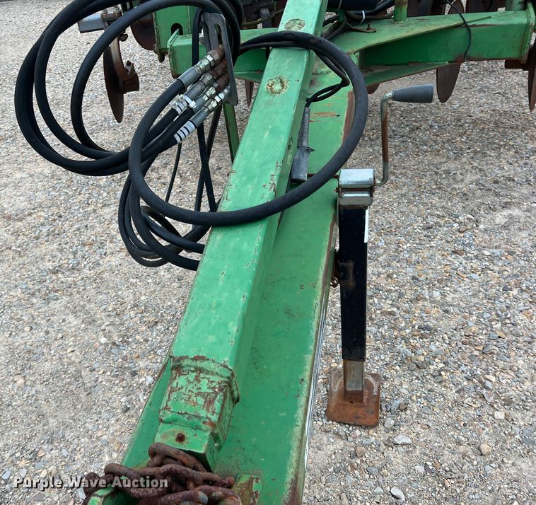 image for item DK7928 John Deere 2700  disk ripper