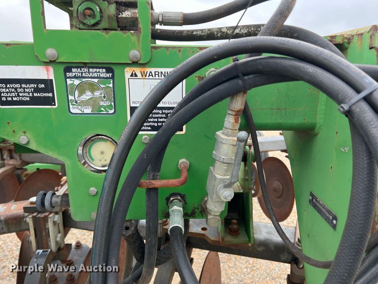 image for item DK7928 John Deere 2700  disk ripper